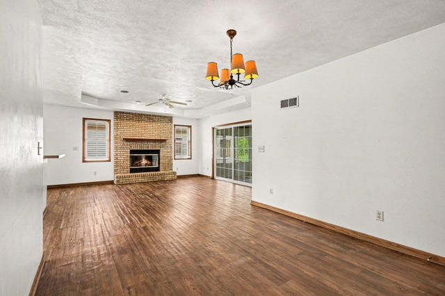 1040 Stillwater Parkway, Crown Point, IN 46307