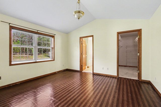 1040 Stillwater Parkway, Crown Point, IN 46307