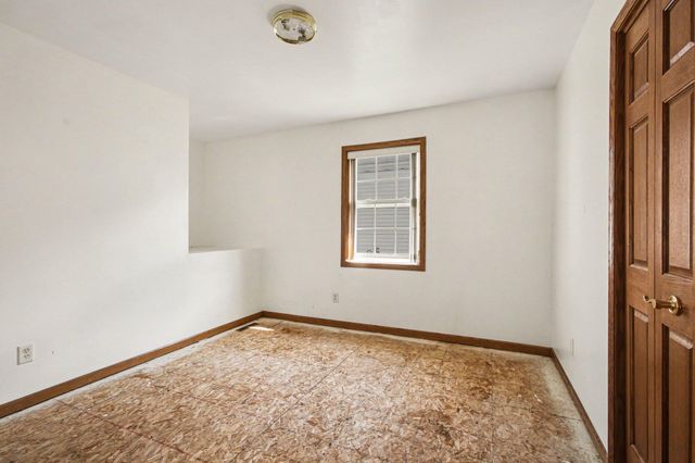 1040 Stillwater Parkway, Crown Point, IN 46307