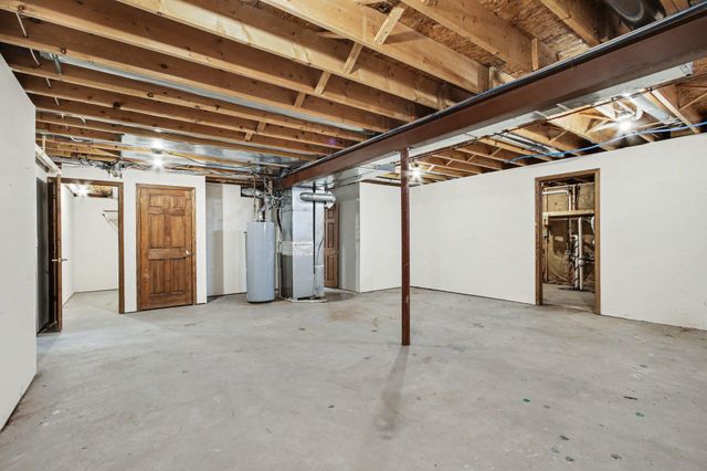 1040 Stillwater Parkway, Crown Point, IN 46307