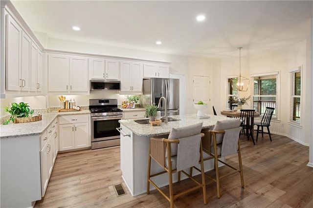 2805 Crestwicke Drive NW, Kennesaw, GA 30152