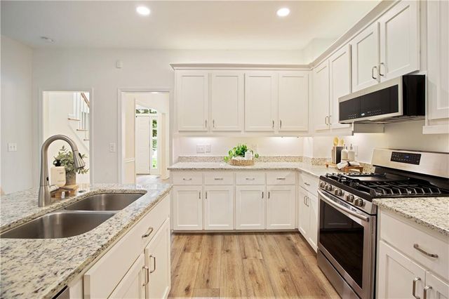 2805 Crestwicke Drive NW, Kennesaw, GA 30152