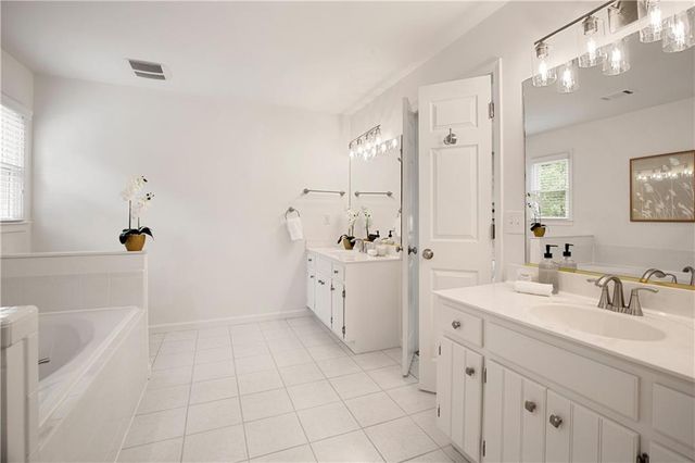 2805 Crestwicke Drive NW, Kennesaw, GA 30152