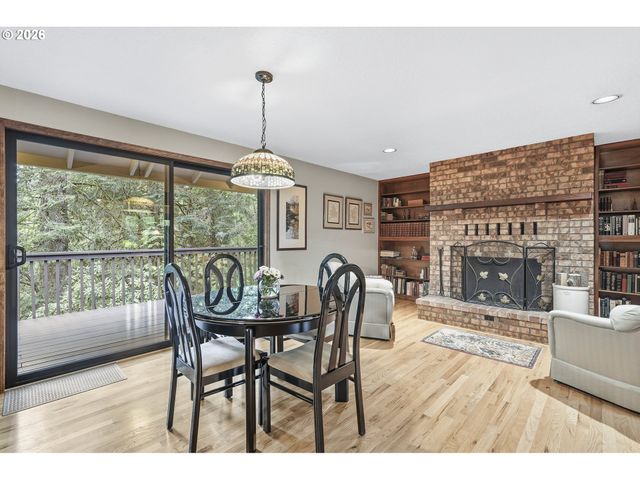 19567 S HENRICI Rd, Oregon City, OR 97045