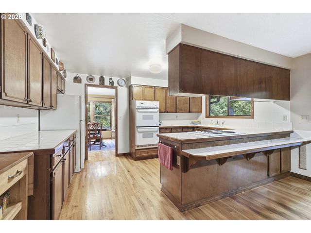 19567 S HENRICI Rd, Oregon City, OR 97045