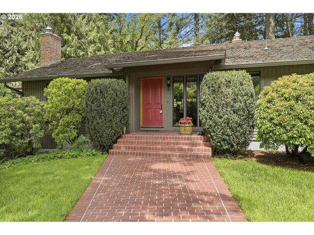19567 S HENRICI Rd, Oregon City, OR 97045