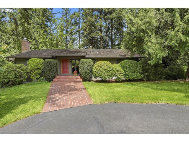 19567 S HENRICI Rd, Oregon City, OR 97045