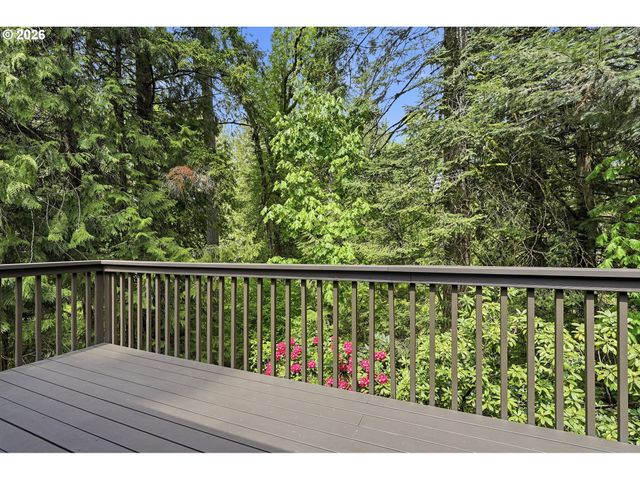 19567 S HENRICI Rd, Oregon City, OR 97045