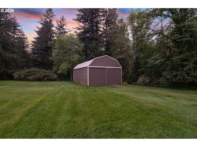 19567 S HENRICI Rd, Oregon City, OR 97045