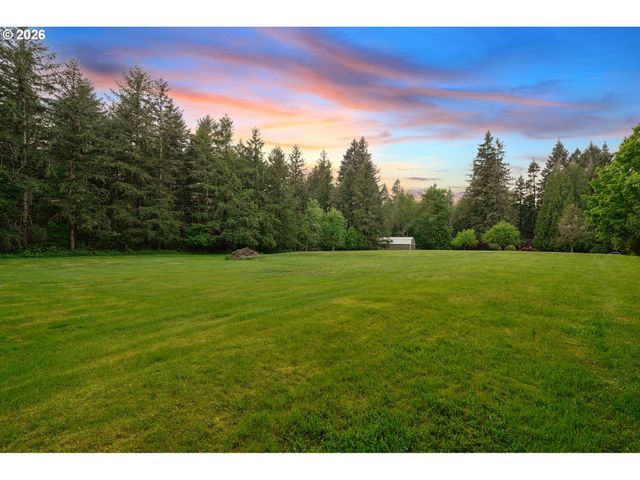 19567 S HENRICI Rd, Oregon City, OR 97045