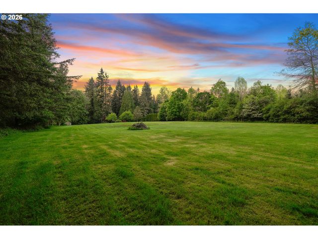 19567 S HENRICI Rd, Oregon City, OR 97045