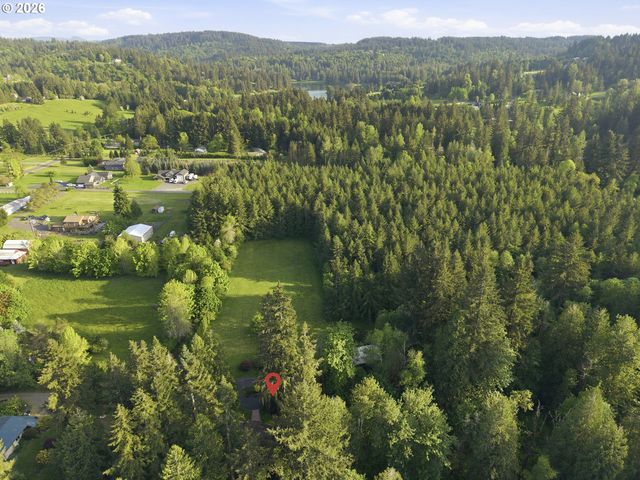 19567 S HENRICI Rd, Oregon City, OR 97045