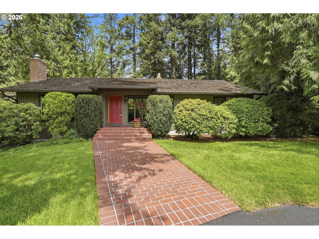 19567 S HENRICI Rd, Oregon City, OR 97045