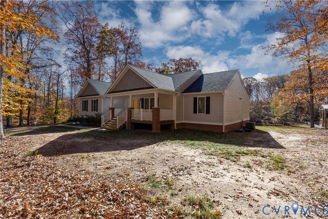 600 Signboard Rd, Louisa, VA 23024