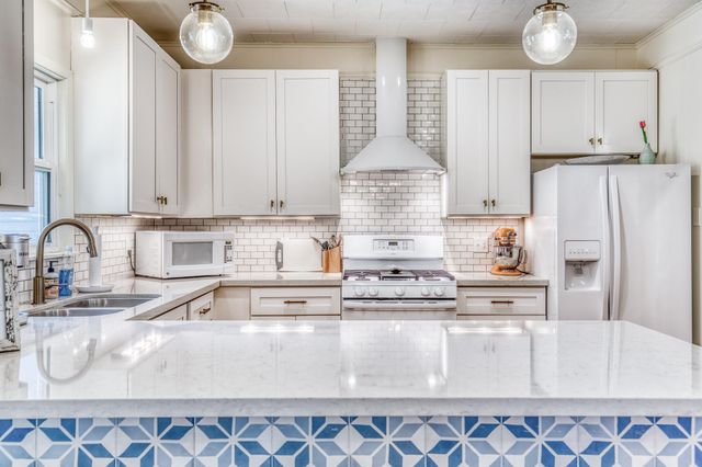 1524 Highway 159 W, Bellville, TX 77418