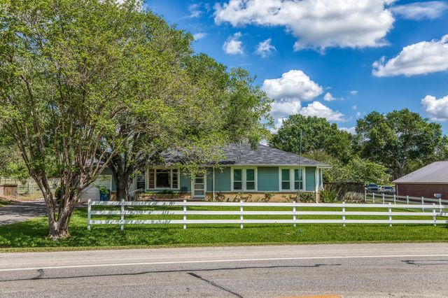 1524 Highway 159 W, Bellville, TX 77418