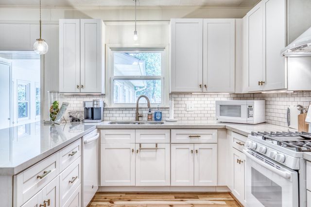 1524 Highway 159 W, Bellville, TX 77418