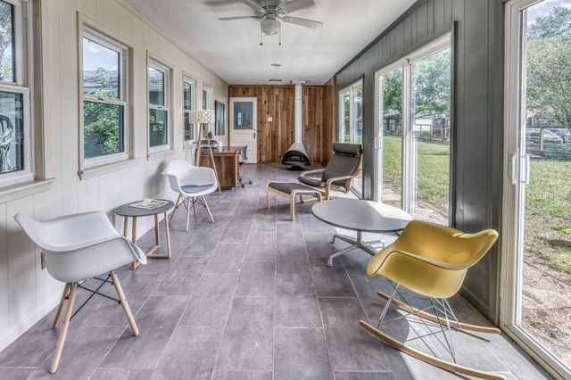 1524 Highway 159 W, Bellville, TX 77418