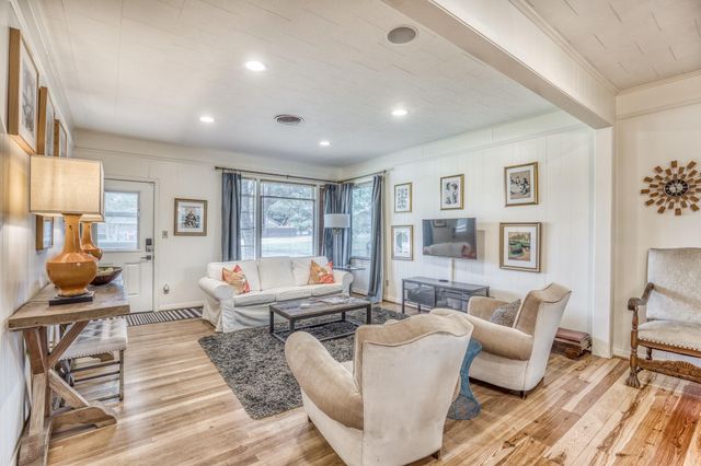 1524 Highway 159 W, Bellville, TX 77418