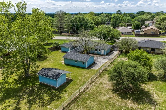 1524 Highway 159 W, Bellville, TX 77418