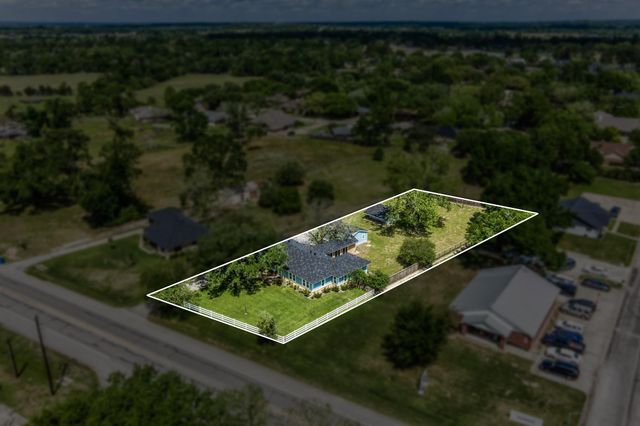 1524 Highway 159 W, Bellville, TX 77418