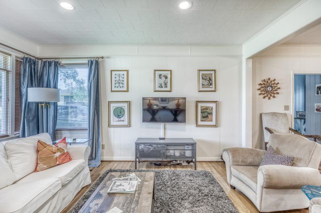 1524 Highway 159 W, Bellville, TX 77418
