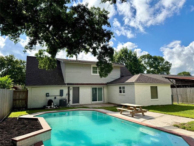 2906 Blueberry Lane, Pasadena, TX 77502