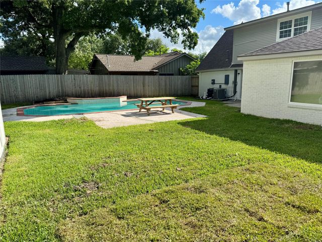 2906 Blueberry Lane, Pasadena, TX 77502