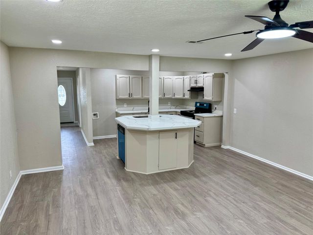 2906 Blueberry Lane, Pasadena, TX 77502