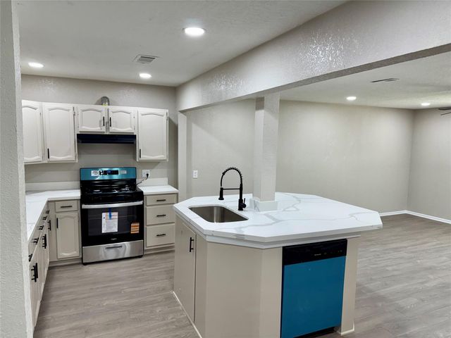 2906 Blueberry Lane, Pasadena, TX 77502