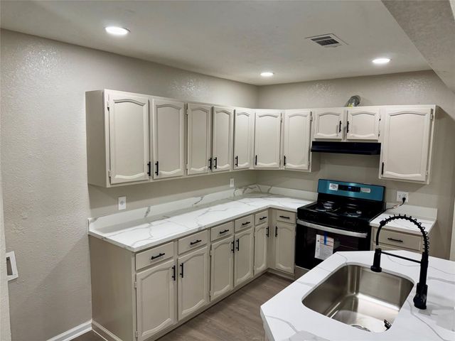 2906 Blueberry Lane, Pasadena, TX 77502