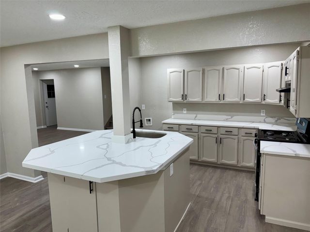 2906 Blueberry Lane, Pasadena, TX 77502