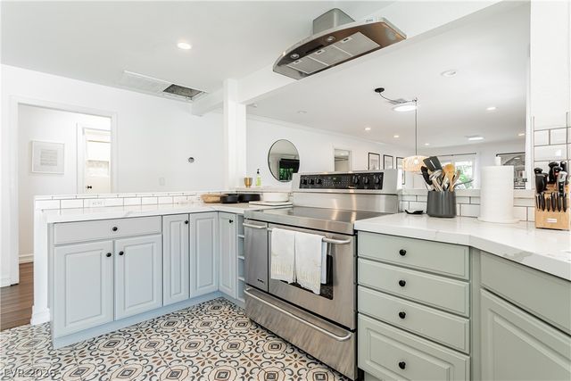2117 Plaza Del Padre, Las Vegas, NV 89102