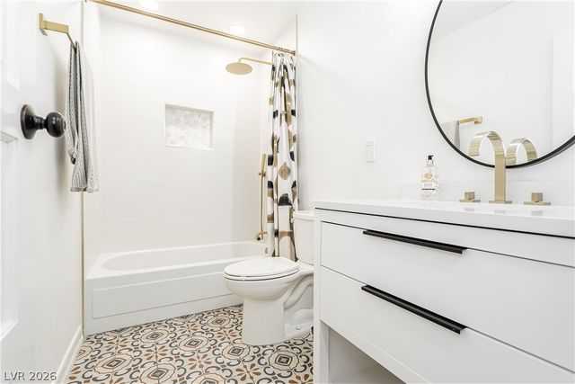 2117 Plaza Del Padre, Las Vegas, NV 89102