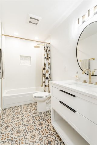2117 Plaza Del Padre, Las Vegas, NV 89102