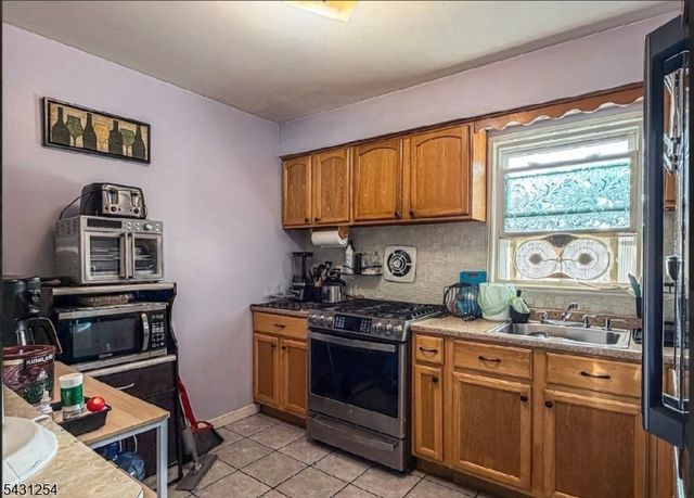 555 Jackson Ave, Rahway City, NJ 07065