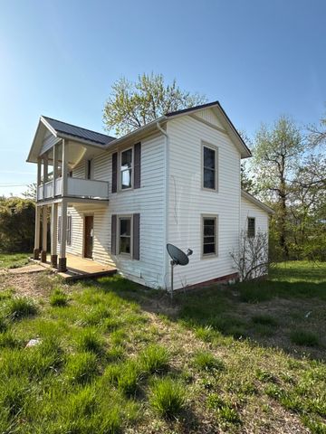 10 Aaron ST, Martinsville, VA 24112