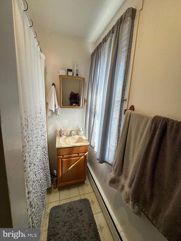 130-132 E STATE ST, Quarryville, PA 17566