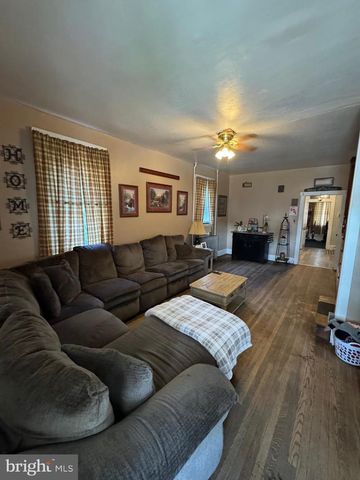 130-132 E STATE ST, Quarryville, PA 17566