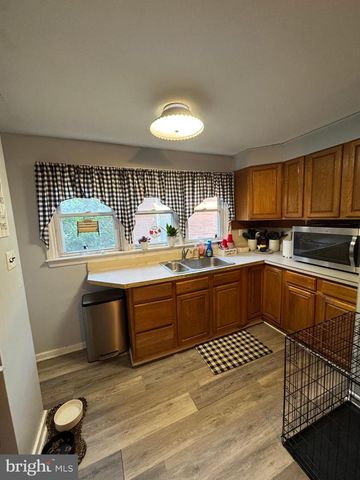 130-132 E STATE ST, Quarryville, PA 17566