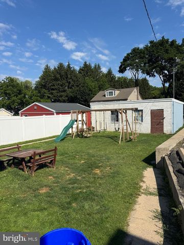 130-132 E STATE ST, Quarryville, PA 17566