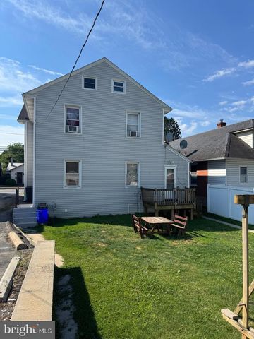 130-132 E STATE ST, Quarryville, PA 17566