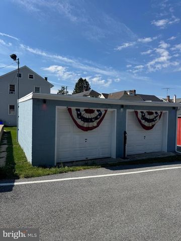 130-132 E STATE ST, Quarryville, PA 17566
