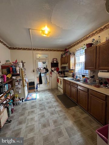 130-132 E STATE ST, Quarryville, PA 17566
