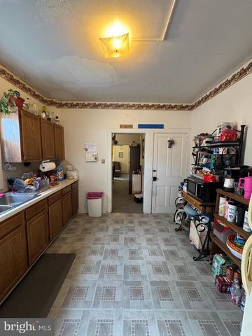 130-132 E STATE ST, Quarryville, PA 17566