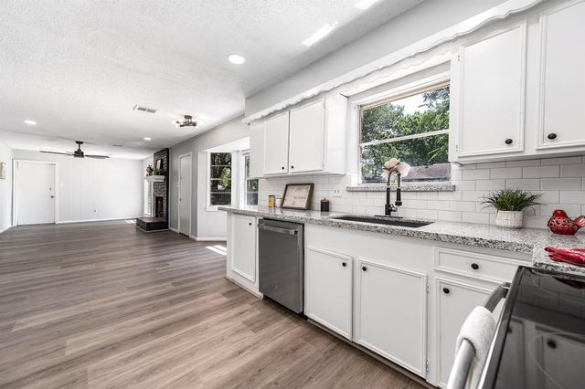 9014 Landwood Drive, Houston, TX 77040