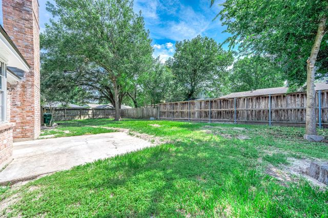 9014 Landwood Drive, Houston, TX 77040