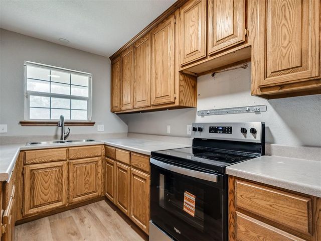2541 Lynn Lane, Oklahoma City, OK 73120