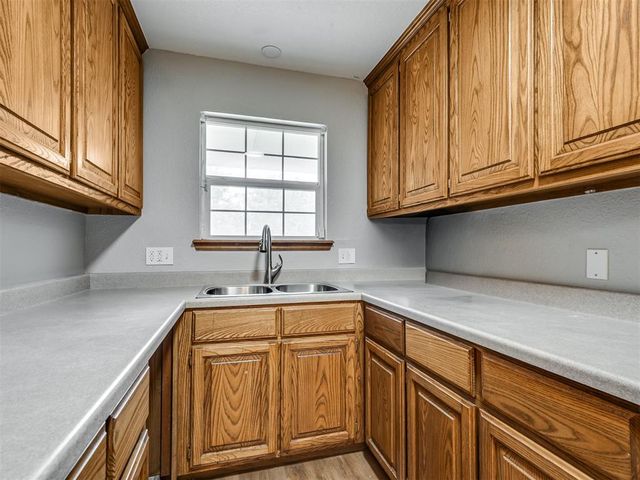 2541 Lynn Lane, Oklahoma City, OK 73120
