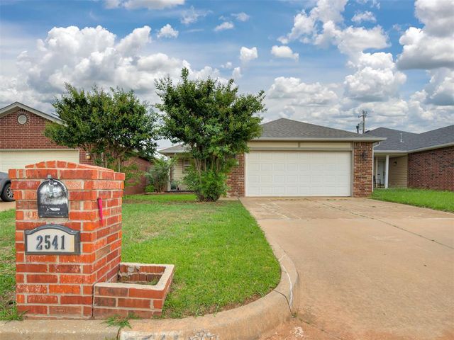 2541 Lynn Lane, Oklahoma City, OK 73120